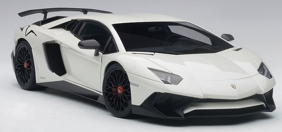 AutoArt 1/18 Lamborghini Aventador LP750-4 SV P-White